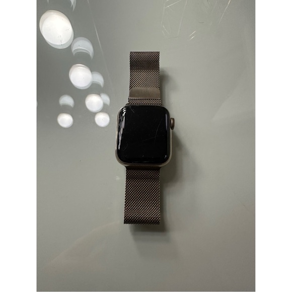 Apple Watch Series 6 - Picture 1 of 11